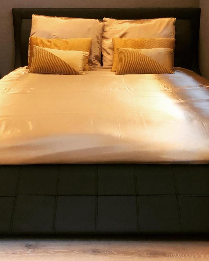 Casa Via Bed and Breakfast Geraardsbergen Esterno foto